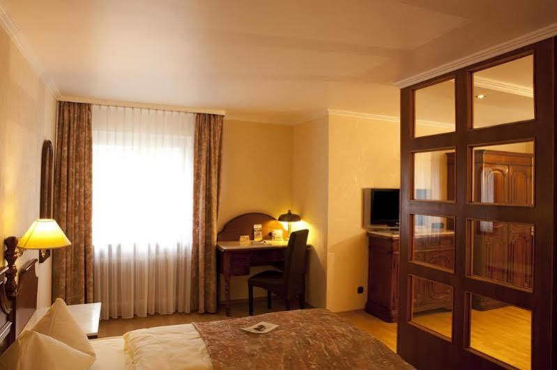 Ff&E Hotel Bavaria Fürth Buitenkant foto