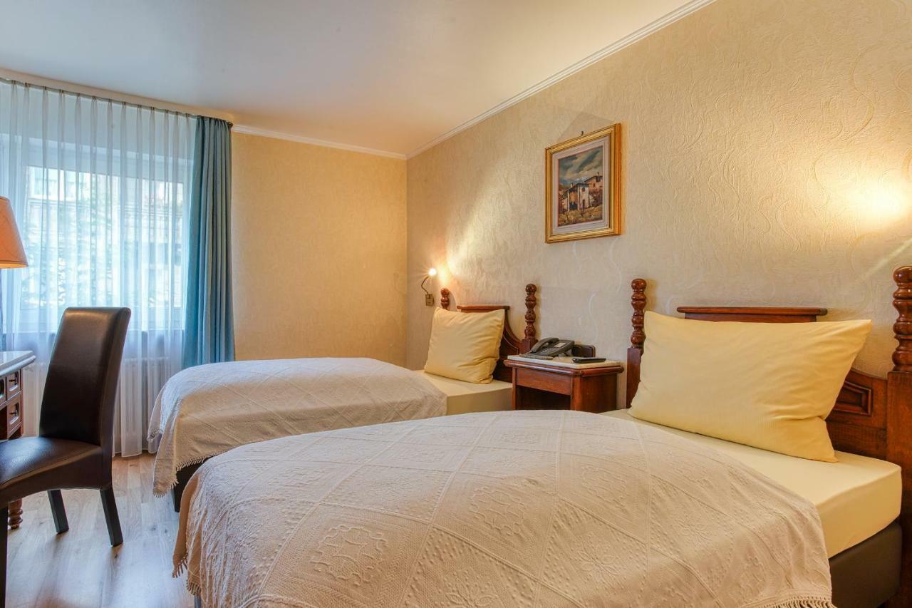 Ff&E Hotel Bavaria Fürth Buitenkant foto
