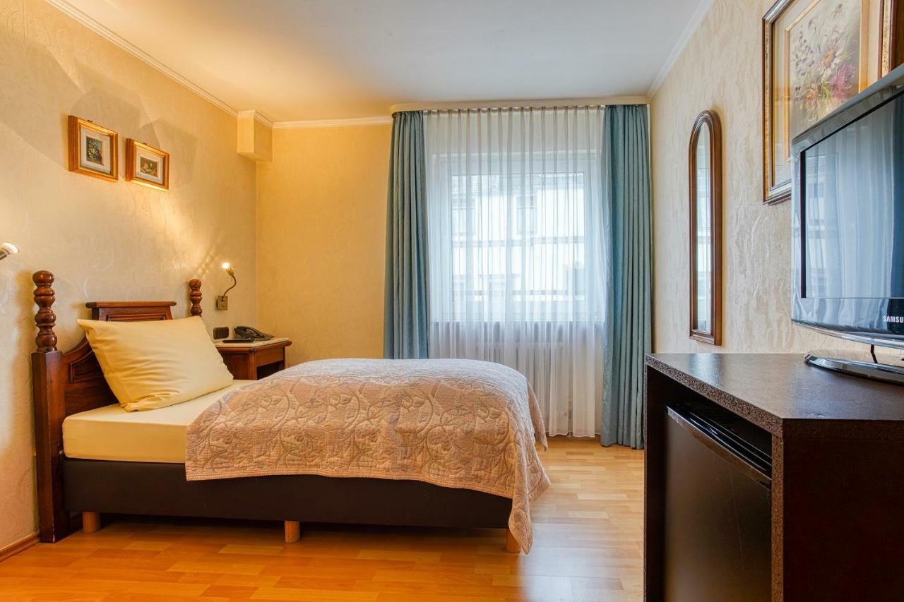 Ff&E Hotel Bavaria Fürth Buitenkant foto