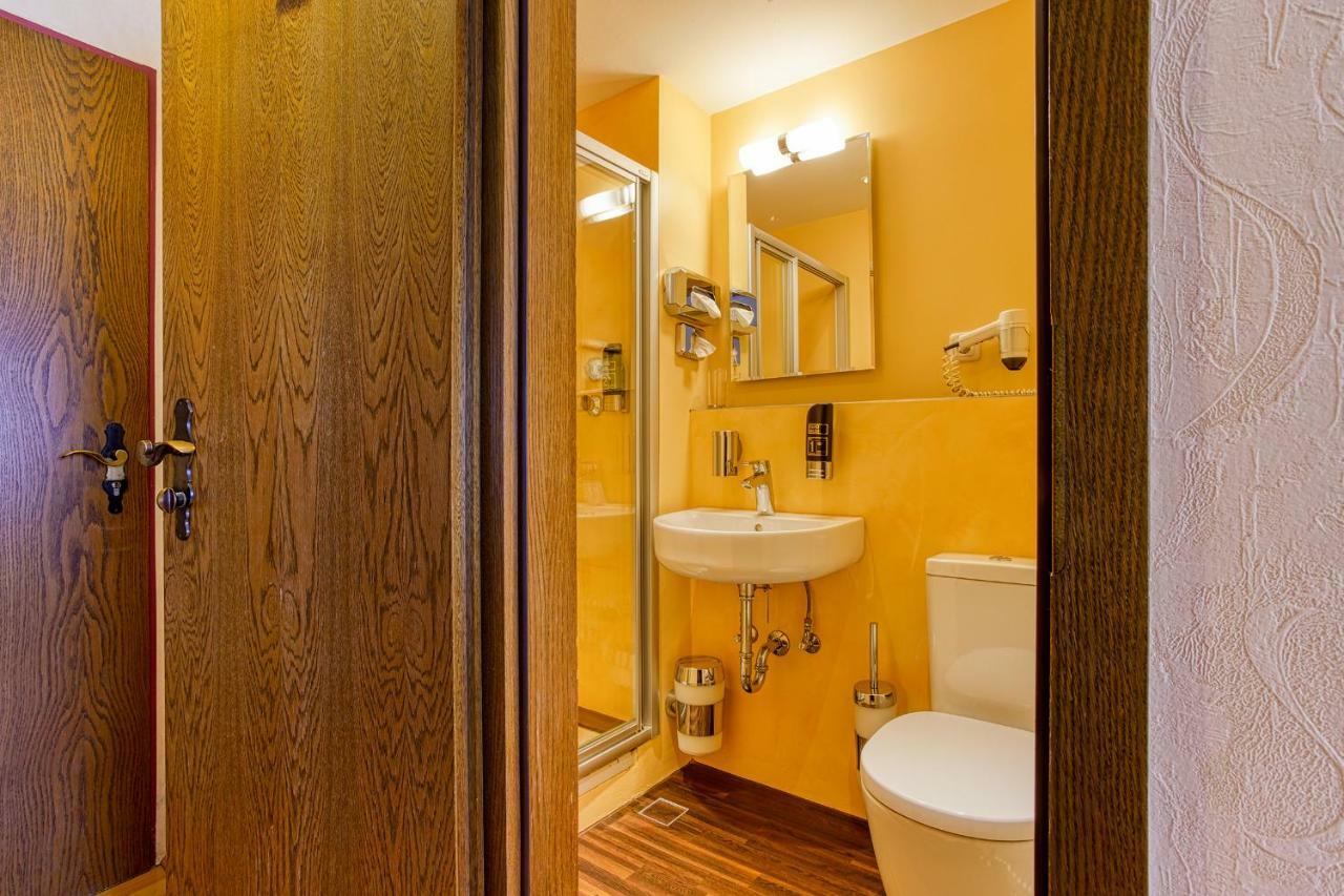 Ff&E Hotel Bavaria Fürth Buitenkant foto