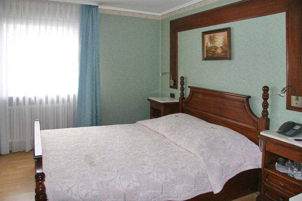 Ff&E Hotel Bavaria Fürth Buitenkant foto